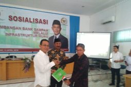 Gus Irawan serahkan 10 bantuan kendaraan pengangkut sampah