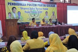 Ratusan pengurus partai Golkar Situbondo peroleh pendidikan politik