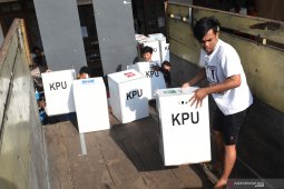 Distribusi logistik Pemilu di Madiun