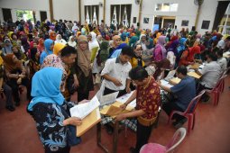 Dispendik Surabaya bagikan 853 SK kenaikan guru