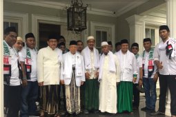 Habaib dan kiai sepuh kawal Kiai Ma'ruf menuju kampanye akbar di GBK
