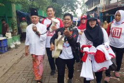 Pasar Wonokromo jadi lokasi "blusukan" KAreB'S di kampanye terakhir