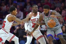 Main HP di lapangan, Pemain 76ers didenda