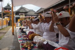 Pemkot Denpasar laksanakan "Bhakti Penganyar" di Pura Agung Gunung Raung Taro
