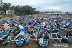 Nelayan pantai selatan Cianjur terpaksa  jual bibit udang ke bandar
