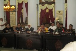 Khofifah pantau persiapan pemilu di Blitar (Video)