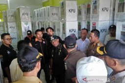 Bupati dan Wakil Bupati Aceh Jaya monitoring logistik pemilu