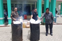 KPU Kota Pontianak musnahkan surat suara rusak sebanyak 15.033 lembar