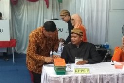 Wali Kota Kediri terpilih gunakan hak suara di TPS 1 Banjaran