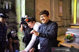 Foto - Wagub Bali mencoblos