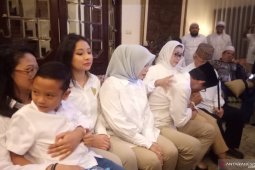 Sandiaga sungkem sebelum pencoblosan