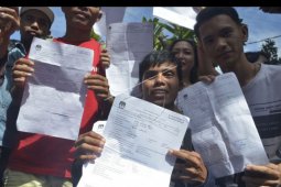 Warga protes tidak bisa memilih