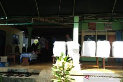 Pemungutan suara di TPS 20 Kowel Pamekasan lambat
