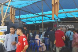 Sejumlah TPS di Jember kehabisan surat suara, pemilih "ngluruk" KPU