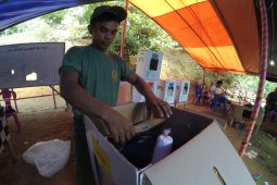 Hujan deras hambat pengemasan surat suara Dulamayo Utara