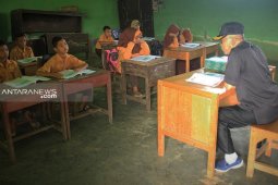 Bupati HST mengajar di SD