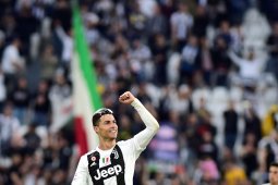 Ronaldo  bertahan di Juventus
