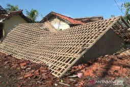 Karawang targetkan perbaiki 1.200 rutilahu tahun ini