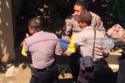 Diduga kelelahan, sejumlah anggota PPK di Jember pingsan hingga opname