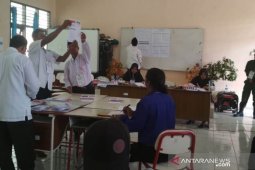 Penghitungan suara Kecamatan Penajam hingga dini hari