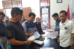 Mantan Ketua Golkar dilaporkan ke Bawaslu Tapteng