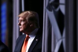 Trump jatuhkan sanksi baru AS terhadap sektor industri logam Iran
