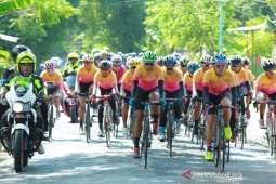 Kompetisi balap sepeda perempuan digelar di Banyuwangi