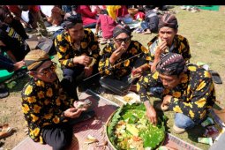Slametan Wiwit Tembakau Merti Bhumi Phala