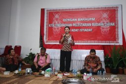 Naik Dango Kalbar angkat isu stop kekerasan terhadap perempuan dan anak
