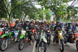 Bank Kalsel berikan santuan ke sekolah dan masjid