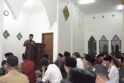 Ridwan Kamil sapa masyarakat Nagreg saat Subuh Berjamaah