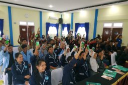 Jurnalis latih pemanfaatan teknologi bagi generasi muda di Kapuas Hulu