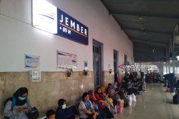 Banjir Pasuruan, lima perjalanan KA di Daop 9 Jember terganggu