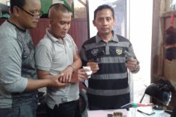 Polda Jatim bekuk pengedar sabu-sabu bersenjata api