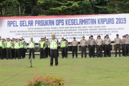 Polda Kalbar akan razia pengendara bermotor sambil "main handphone" di jalan