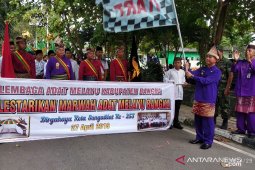 Ratusan pelajar dan warga Bangka ikuti karnaval budaya (video)
