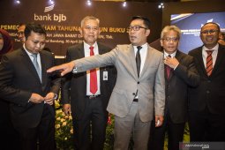 Dipimpin dirut baru, Ridwan Kamil ingin Bank BJB "naik kelas"