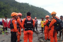 Operasi pencarian korban hanyut di Sungai Wariori Manokwari