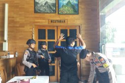 Ratusan  TNI/Polri diterjunkan untuk pengamanan rekapitulasi pemilu Situbondo