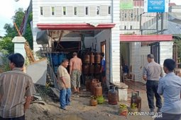 Pangkalan gas meledak di Tanjungbalai, satu karyawan luka serius