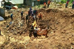 Dua korban tertimbun longsor di Kotabaru  ditemukan