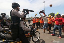 Simulasi pengamanan pelabuhan