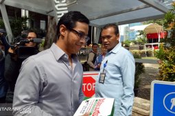 Usai diperiksa KPK, Putra Setya Novanto tidak mau komentar