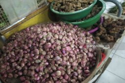 Bawang putih dan merah picu inflasi di Madiun