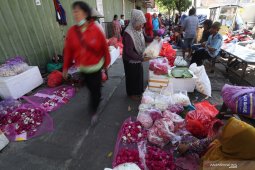 Pasar bunga tabur musiman