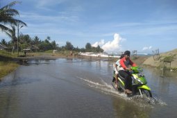 Gelombang pasang rendam rumah warga  Aceh Barat