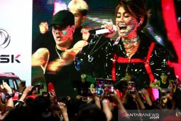 Agnez Mo lantunkan lagu lawas di panggung DFSK