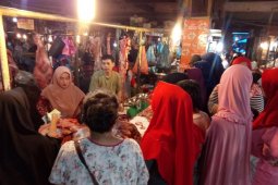 Emak-emak "serbu" pedagang daging sambut Ramadhan