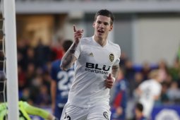 Dicukur Valencia 2-6, Huesca terdegradasi
