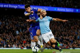 Duo Manchester berebut tanda tangan bek Leicester Harry Maguire